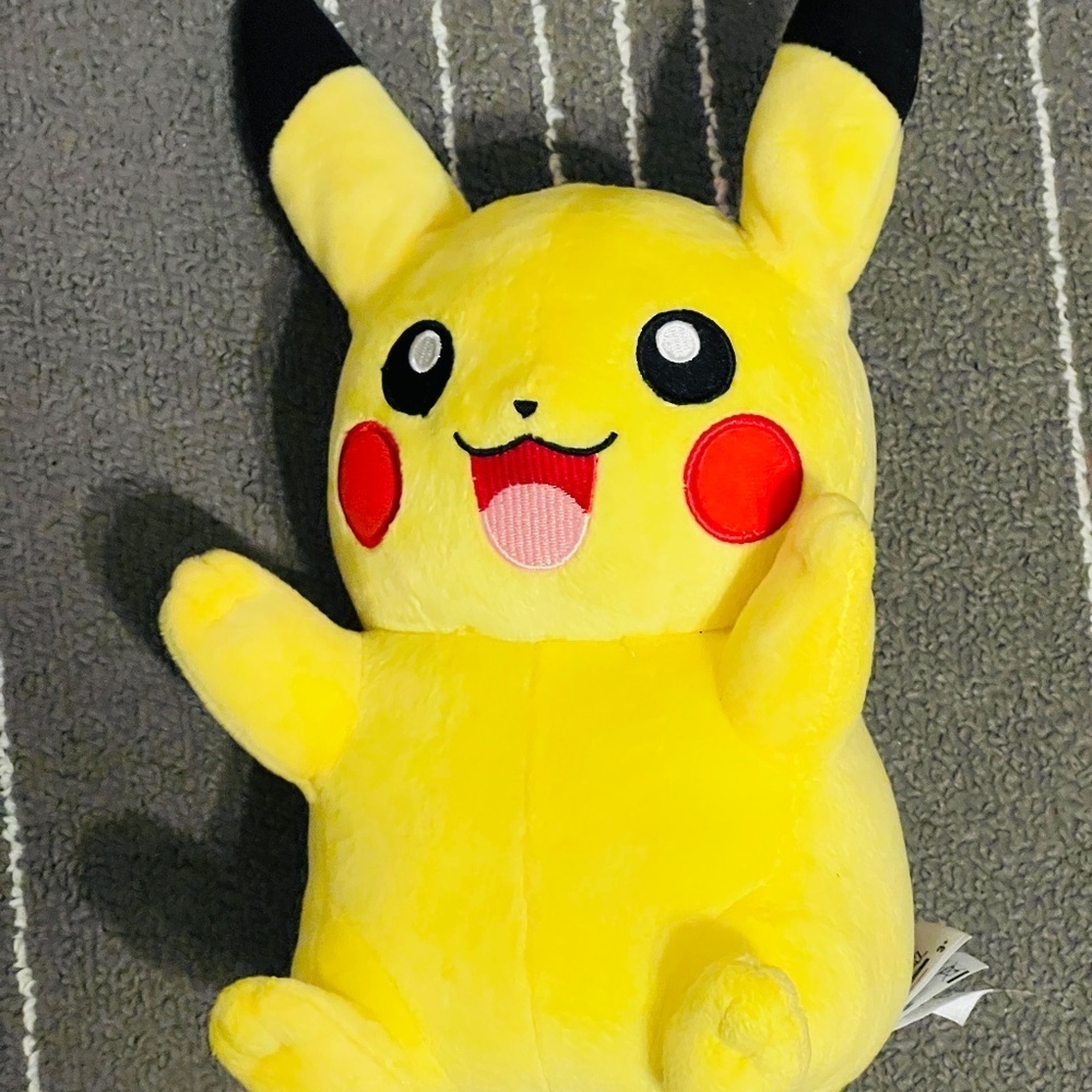Pokemon - Pikachu Plush with Ears that Wiggle, Good Condition!